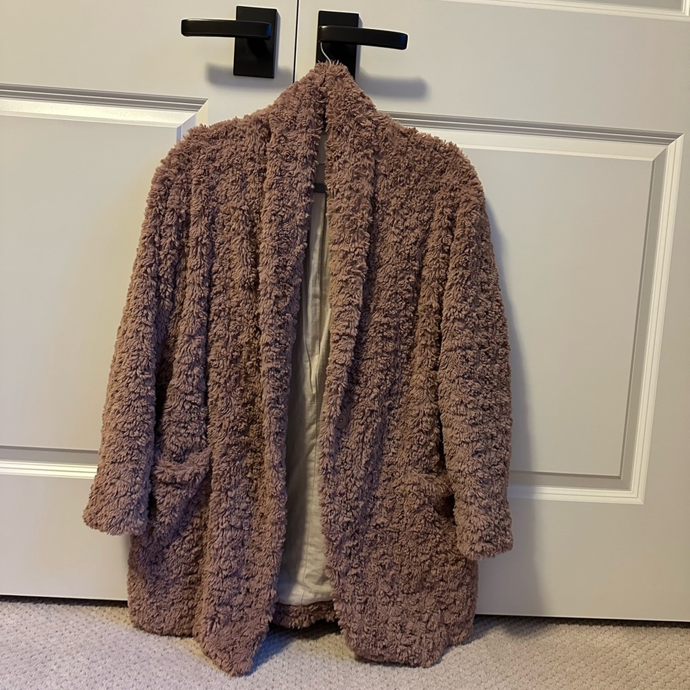 Aritzia Wilfred Free plush jacket. Size S.